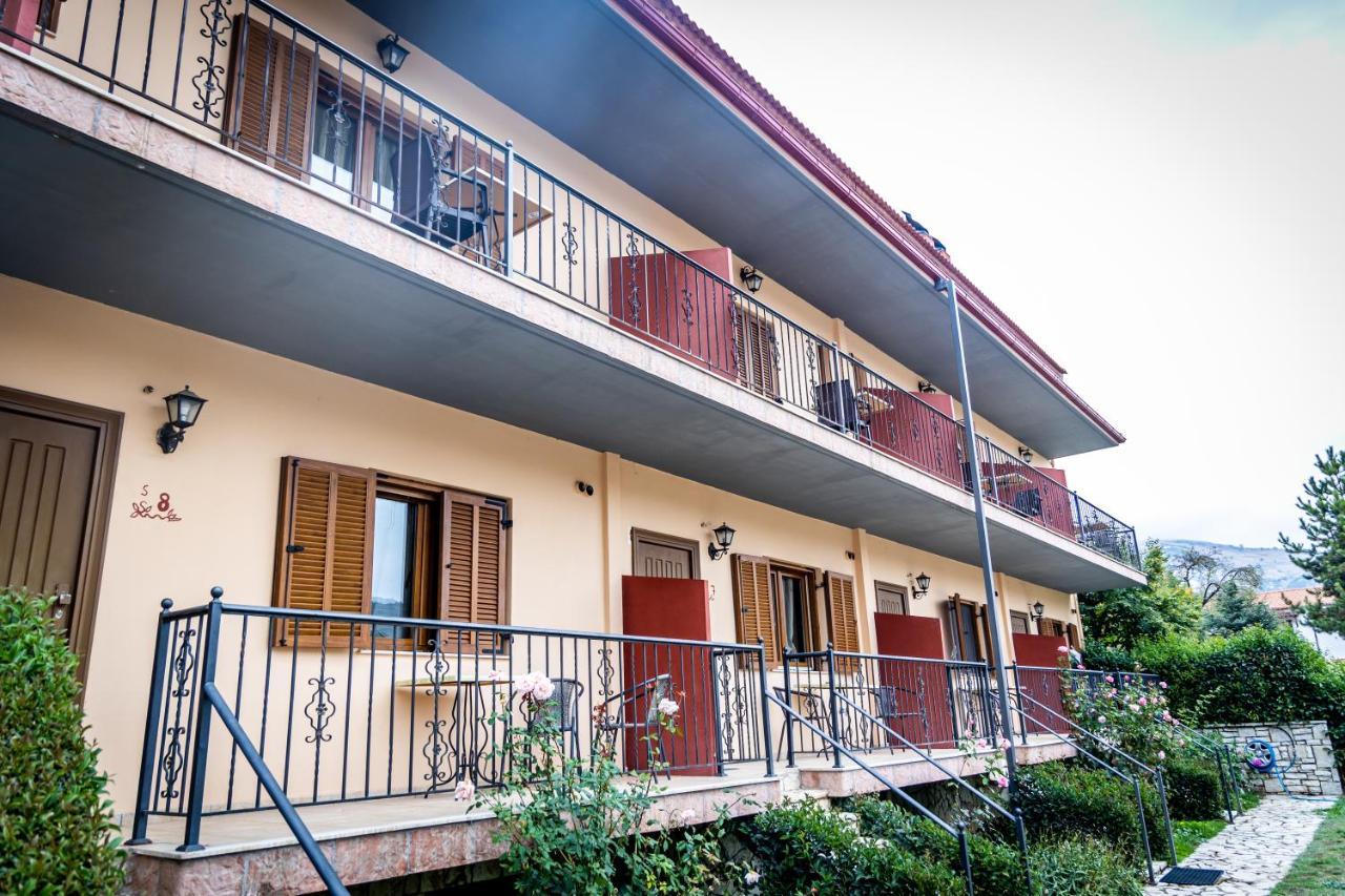 Hotel Enastron Kalavryta Esterno foto