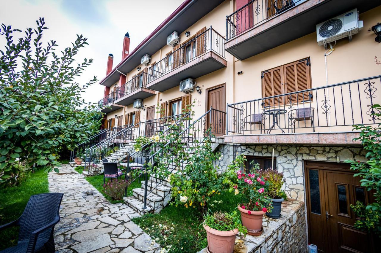 Hotel Enastron Kalavryta Esterno foto
