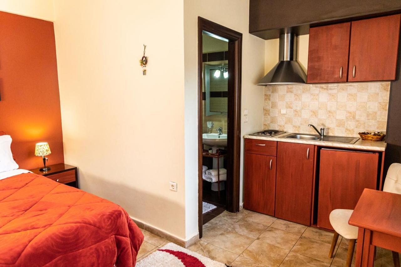 Hotel Enastron Kalavryta Esterno foto