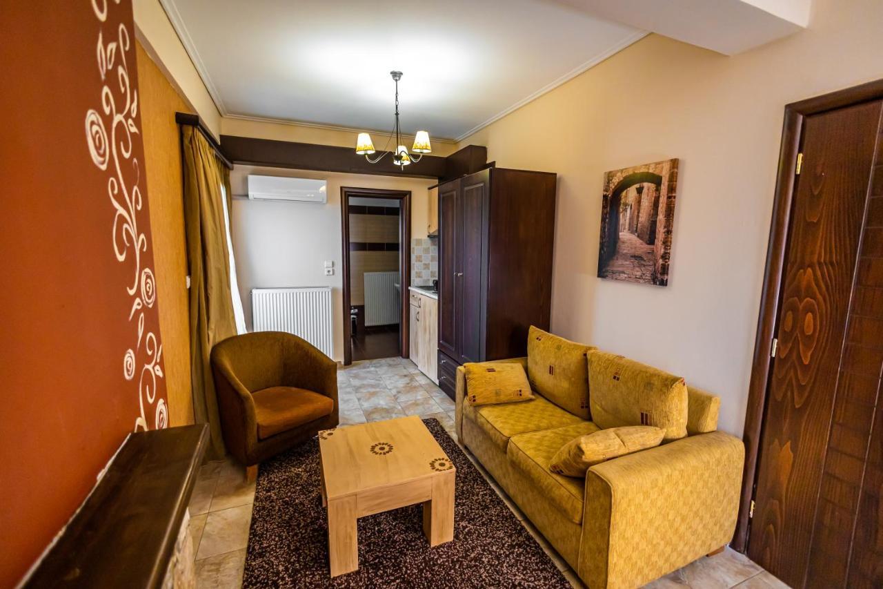 Hotel Enastron Kalavryta Esterno foto