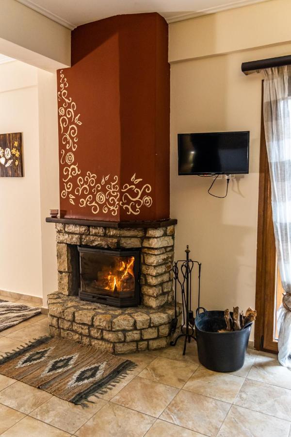 Hotel Enastron Kalavryta Esterno foto