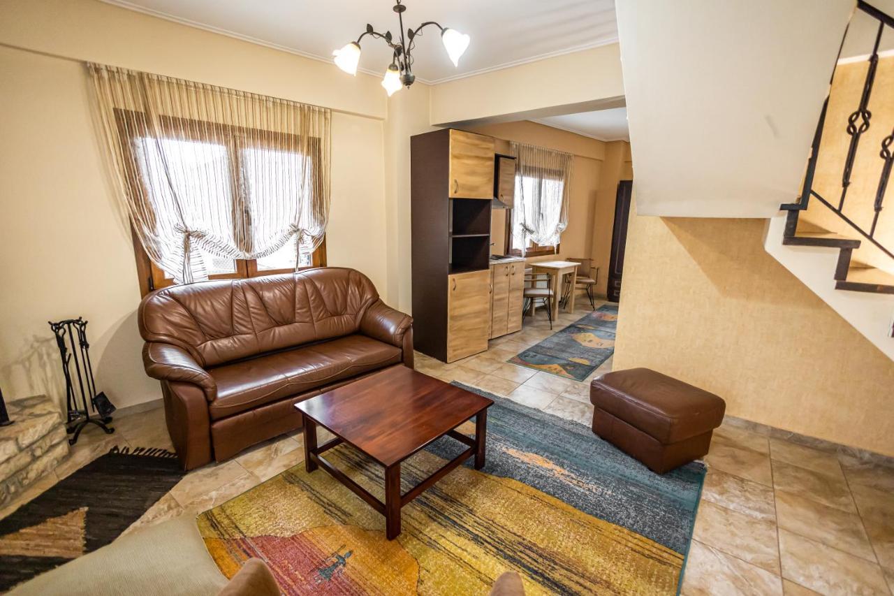 Hotel Enastron Kalavryta Esterno foto