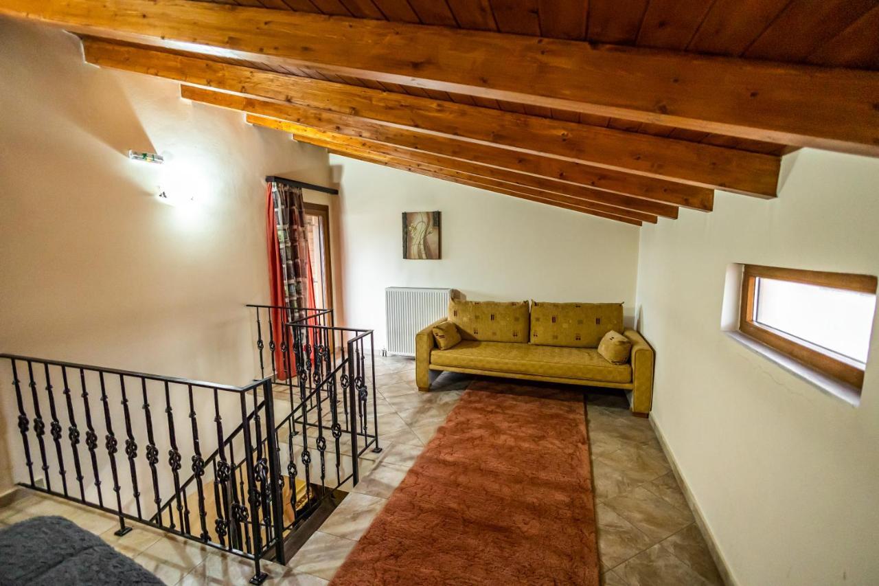 Hotel Enastron Kalavryta Esterno foto