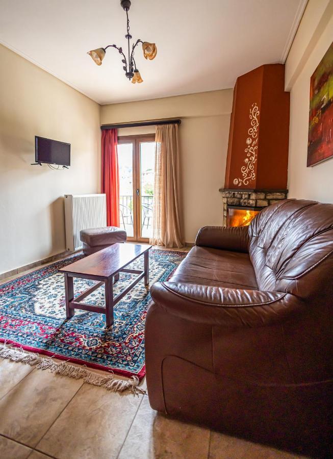 Hotel Enastron Kalavryta Esterno foto